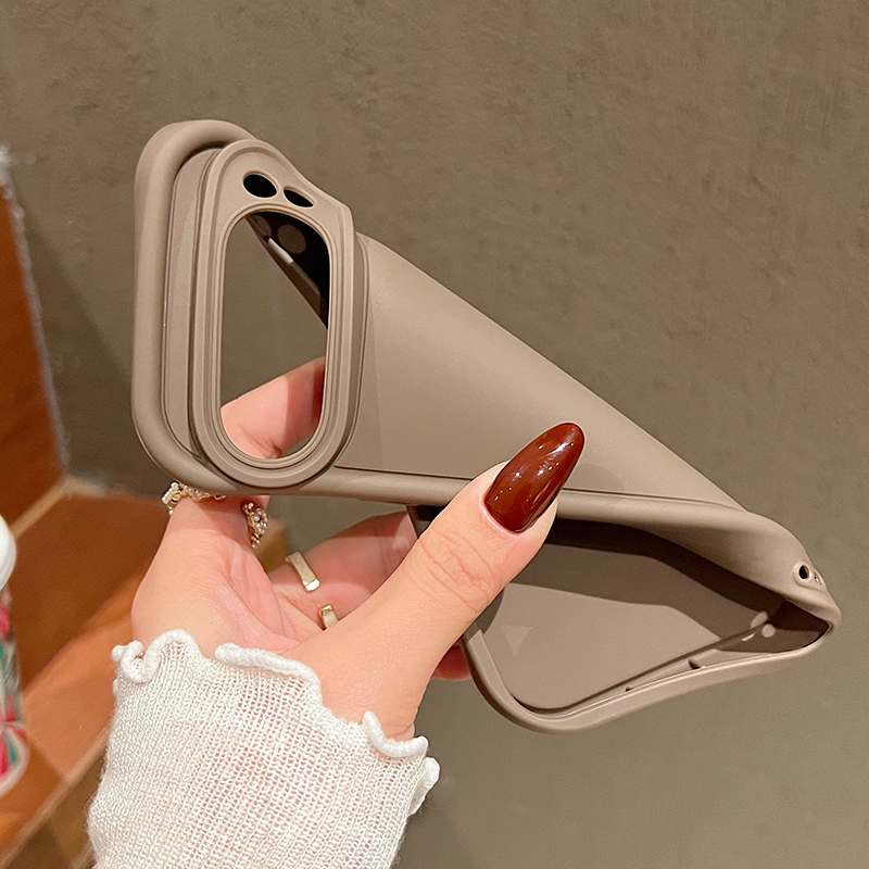 غطاء هاتف من مادة TPU بنقشة خط - مراجعة Google Pixel 9 Pro وسعره